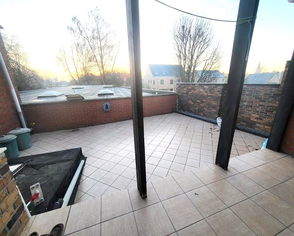 Depot met ruim bovenliggend appartement. foto 24
