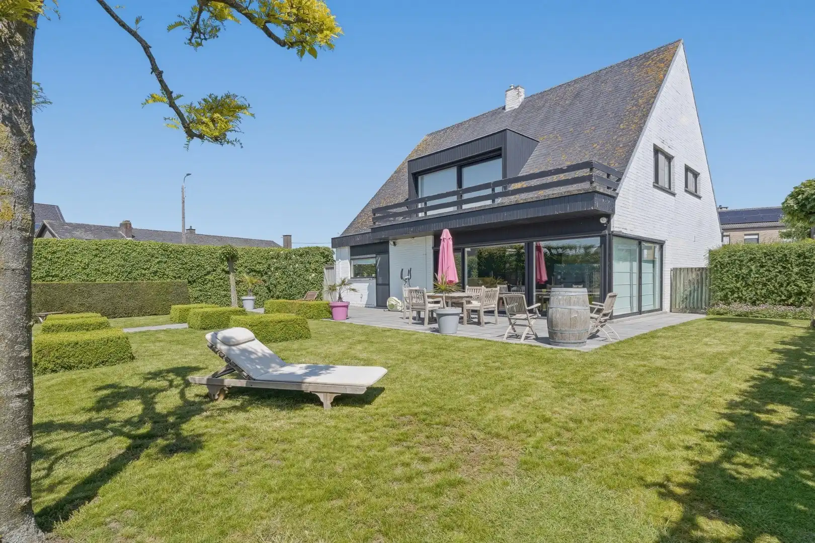 Alleenstaande woning met zonnige tuin op 980 m² foto 2