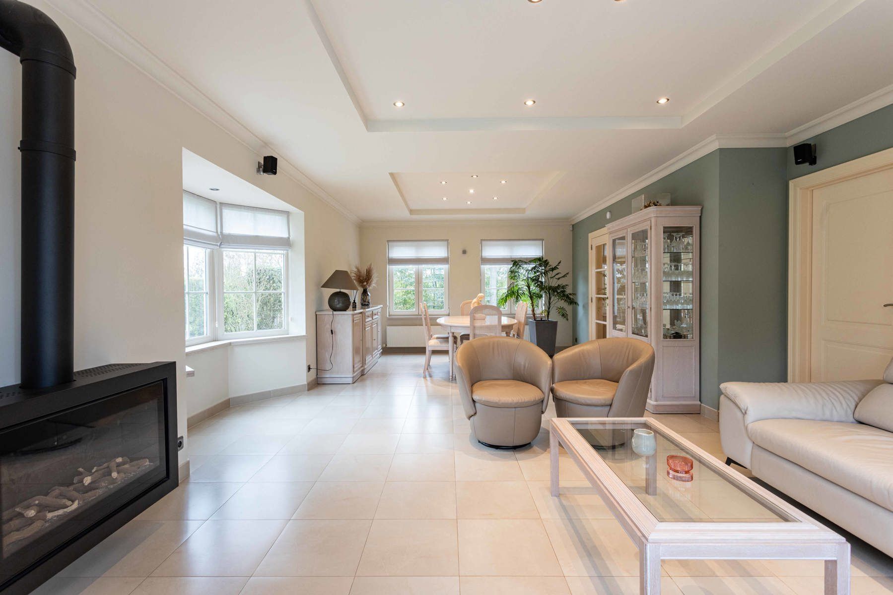 Perfect onderhouden gezinswoning met zwembad in Deux-Acren. foto 9