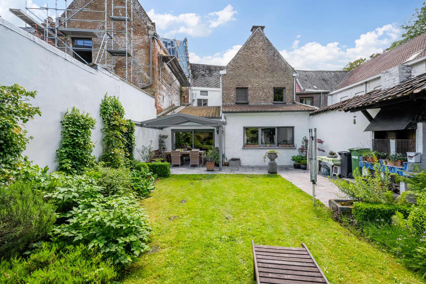 Uniek karaktervol herenhuis met aangename tuin  foto 28