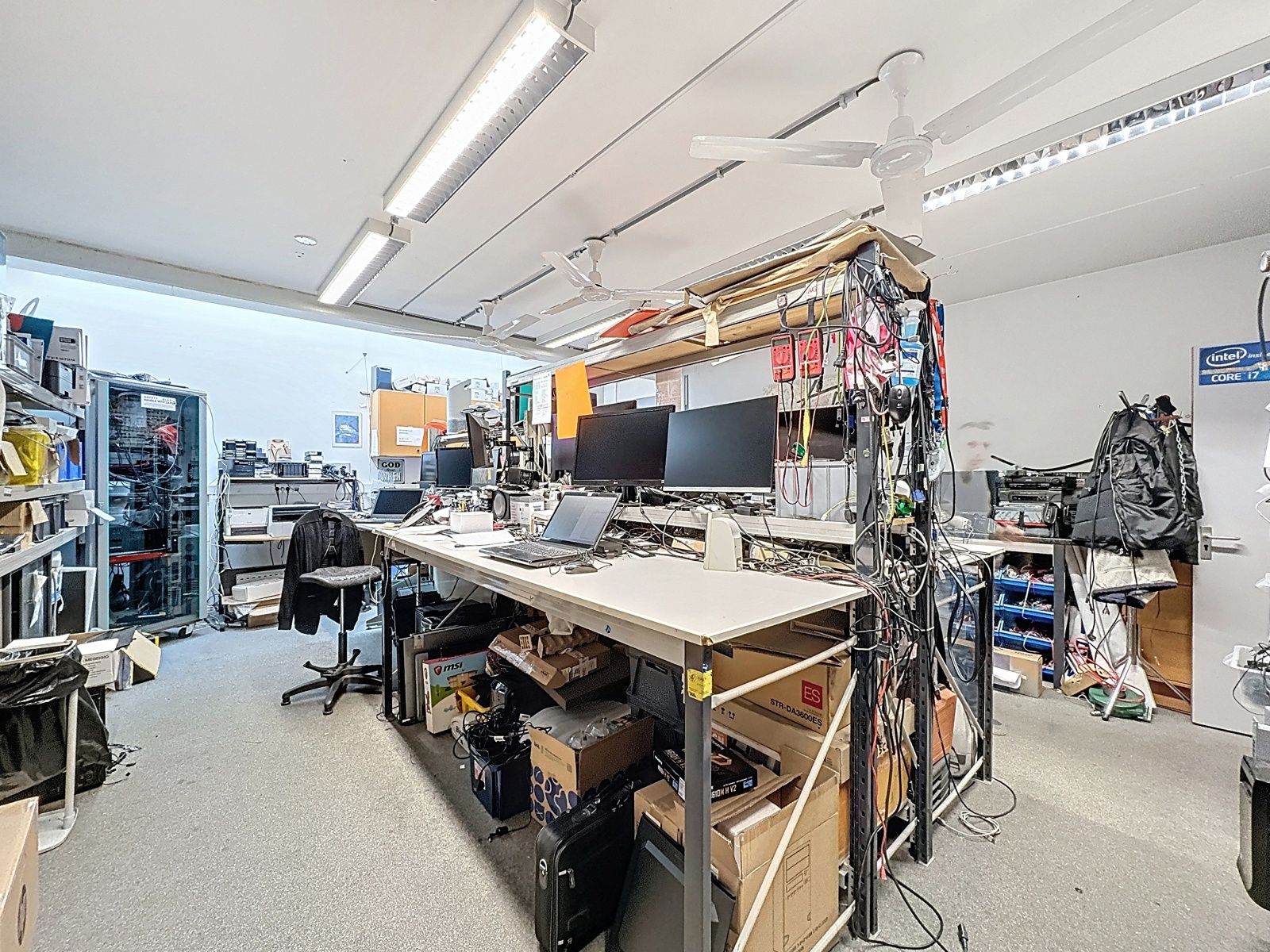 Commercieel Pand met Grote Visibiliteit vlakbij Bredabaan foto 7