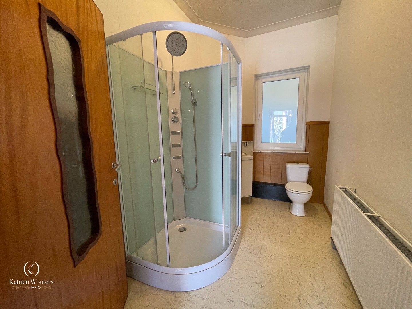 Renovatiewoning met veel potentieel foto 9