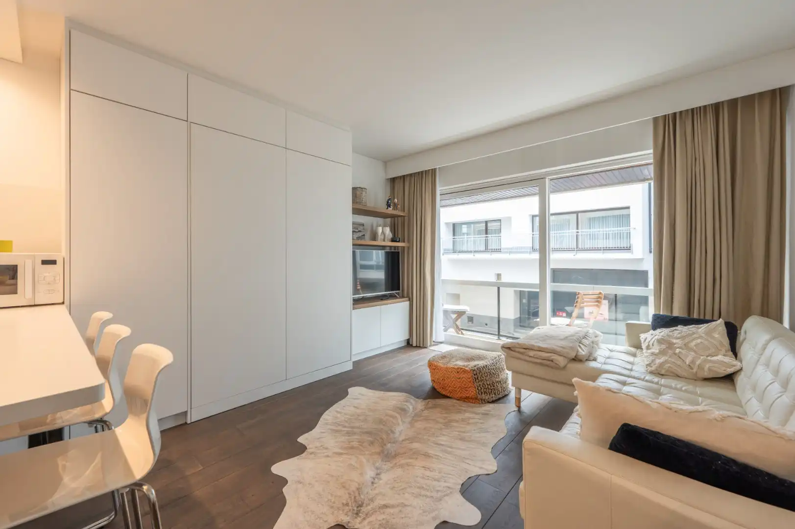 Aangename en knappe studio op een zéér centrale ligging tussen de Dumortierlaan en de Kustlaan foto 7