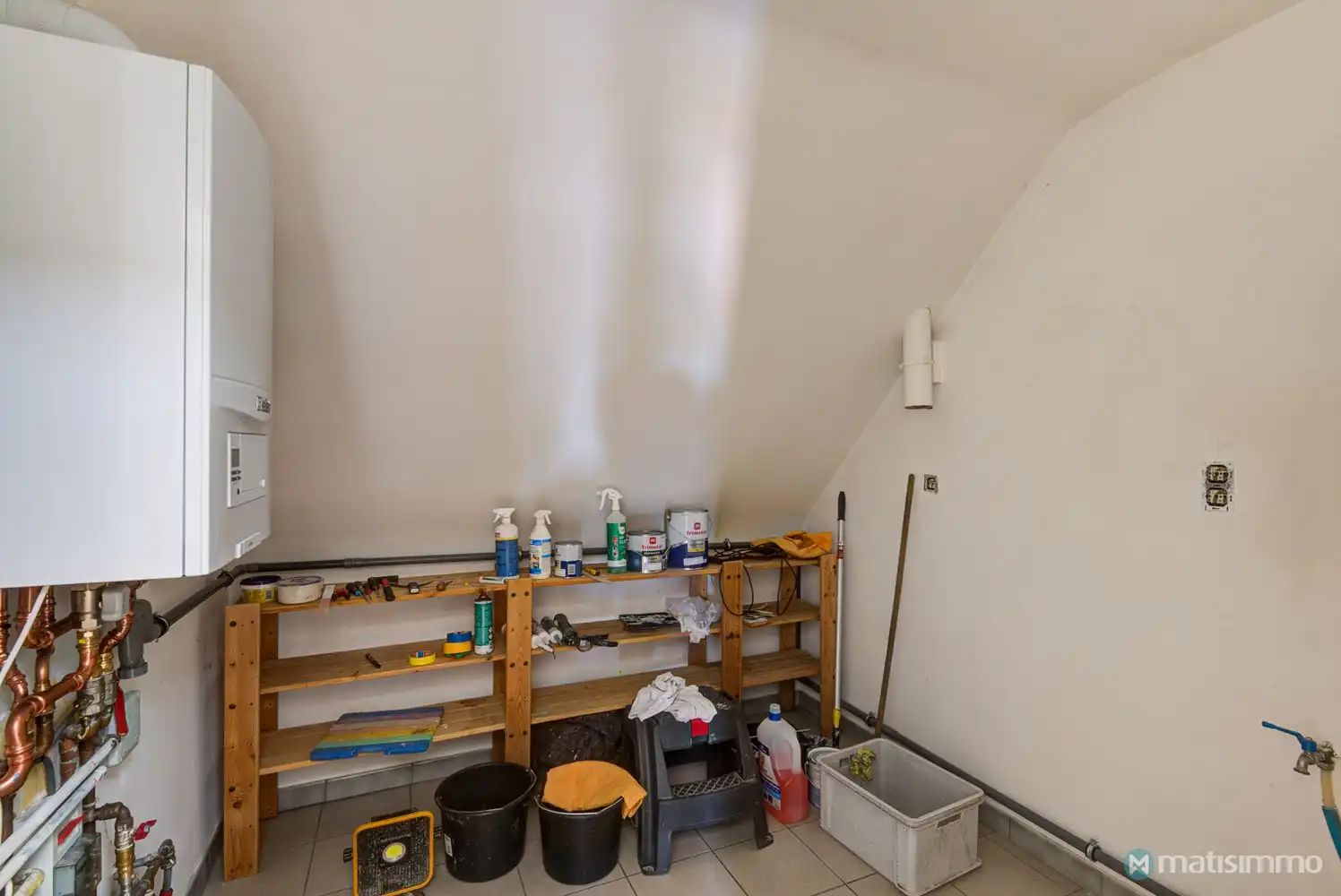 INSTAPKLAAR DUPLEX-APPARTEMENT MET 2 SLAAPKAMERS EN GARAGE NABIJ HET CENTRUM VAN BILZEN foto 11