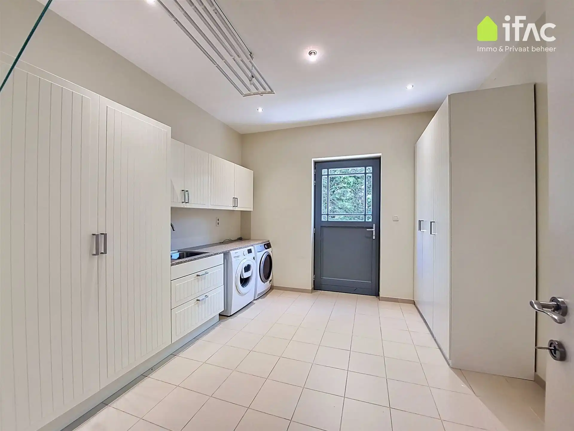 Exclusieve luxevilla op 14,47are in woonpark foto 17