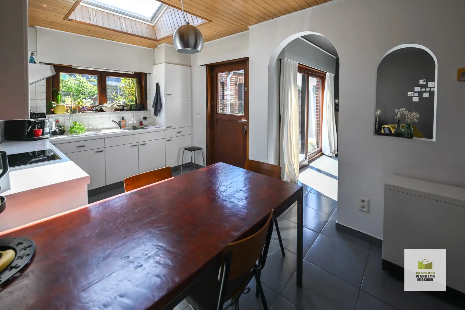 Centraal en rustig gelegen woning met 3slpk, garage en tuin foto 13