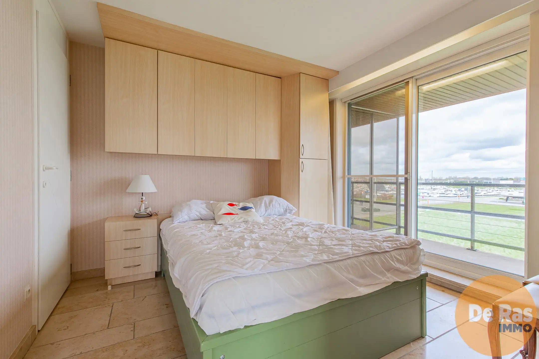 NIEUWPOORT – Ruim appartement op toplocatie aan de haven foto 8