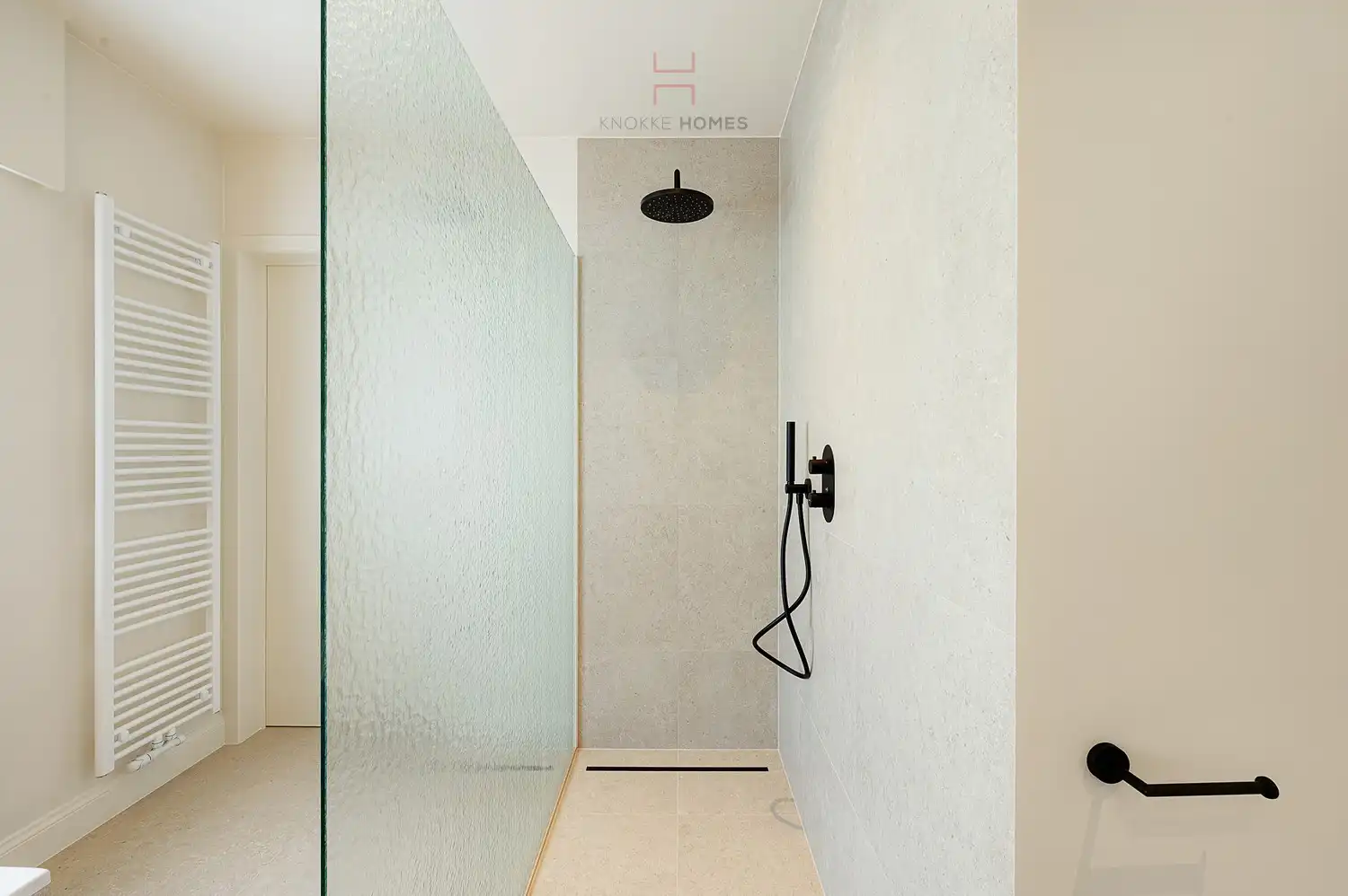 Uitzonderlijk gerenoveerde koppelvilla op topligging in Duinbergen foto 29