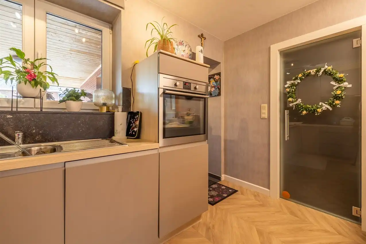 2slk appartment met 2 staanplaatsen, bj. 2014 - interessante investering foto 5