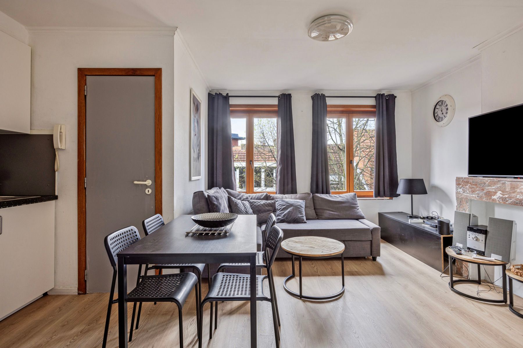 Bemeubelde studio hartje Leuven!  foto 2