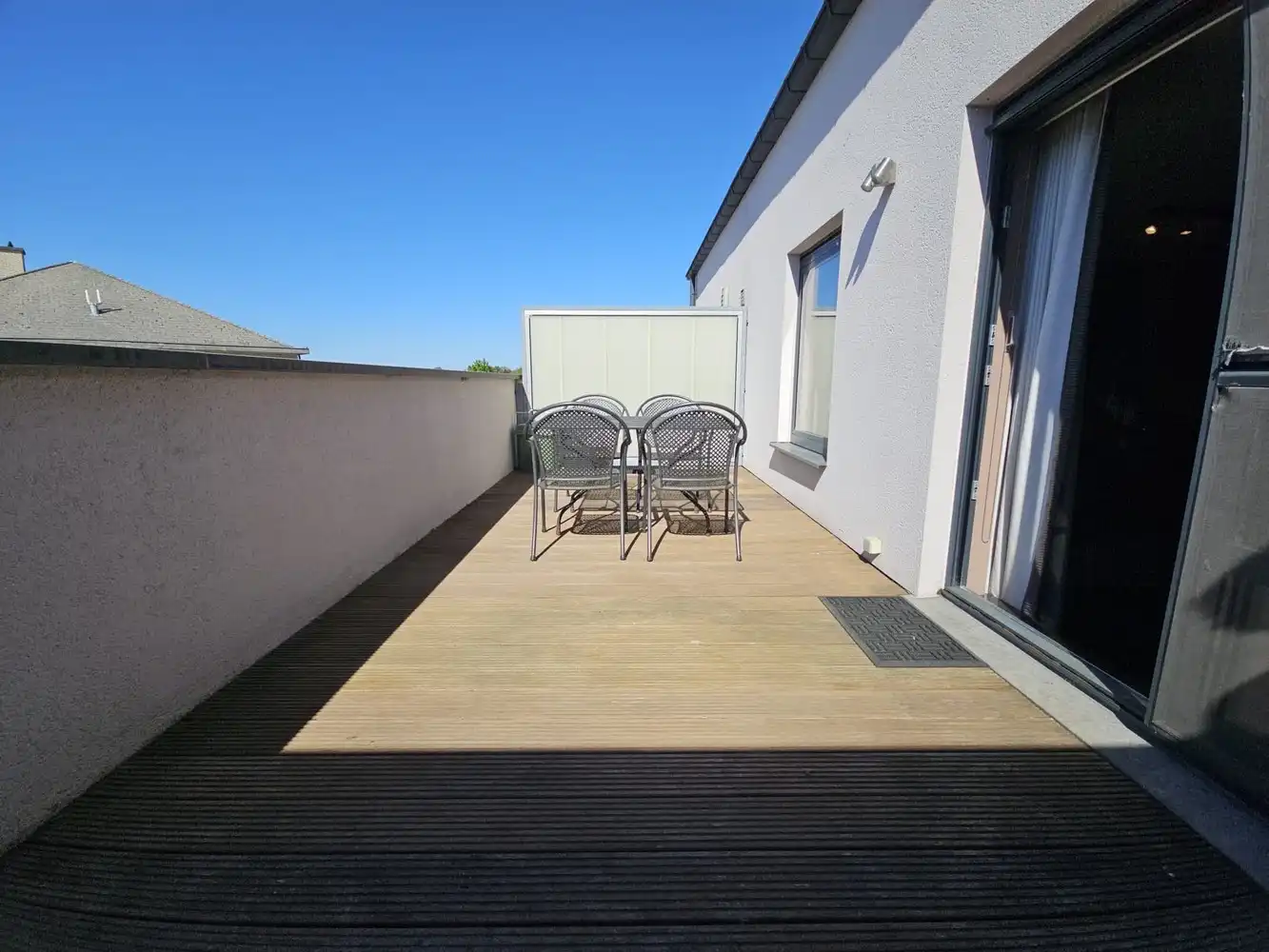Zeer ruim appartement met terras + garage foto 7