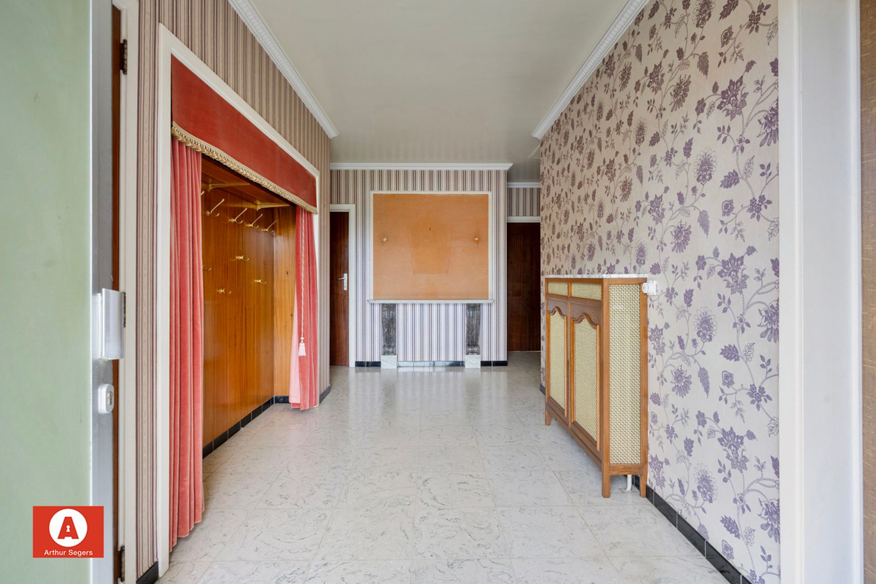 Te renoveren bungalow op rustige locatie foto 2