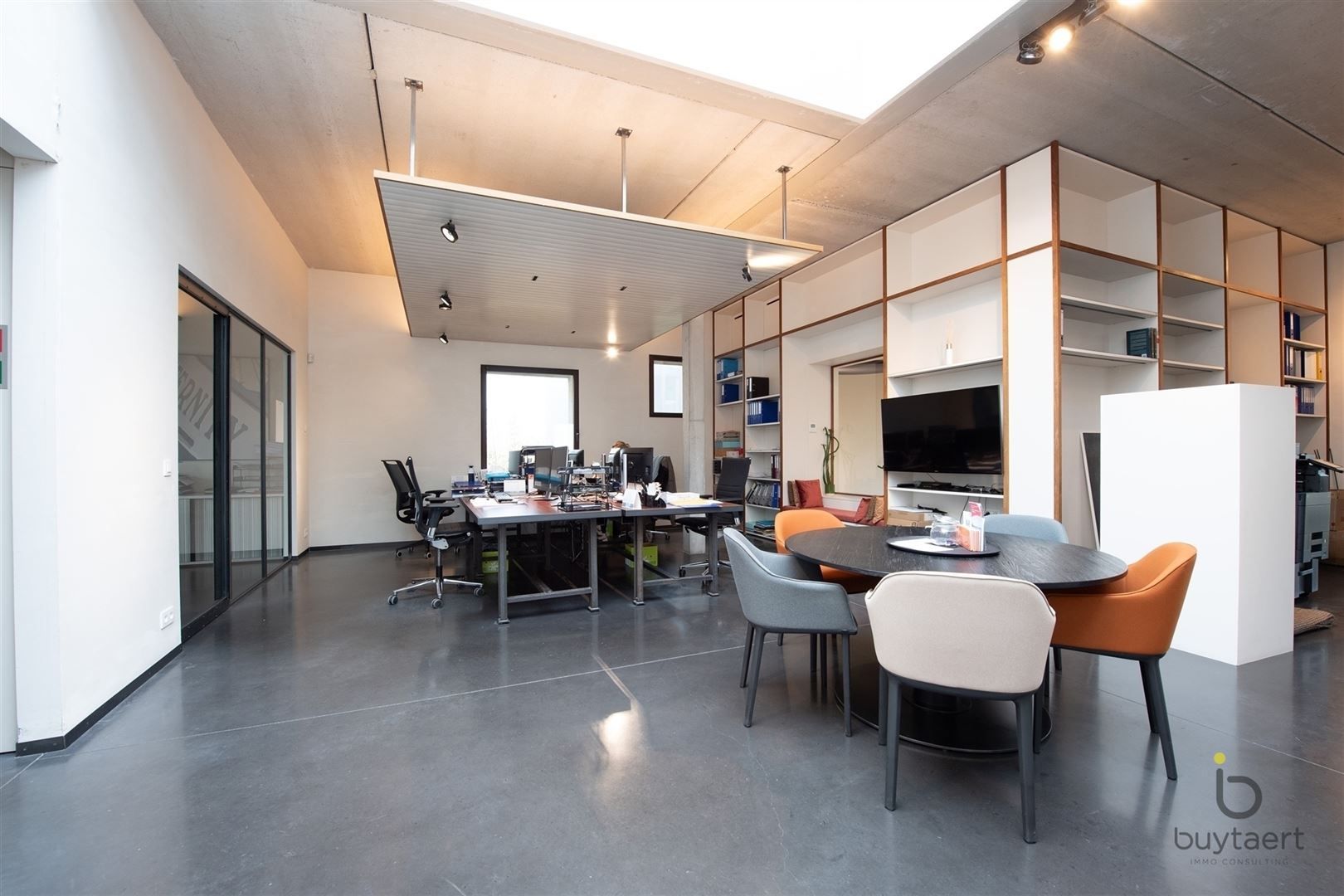 RUIM EN LICHTRIJK WONEN OP DE BOVENSTE VERDIEPING OP DE KANAALSITE VAN AXEL VERVOORDT foto 9