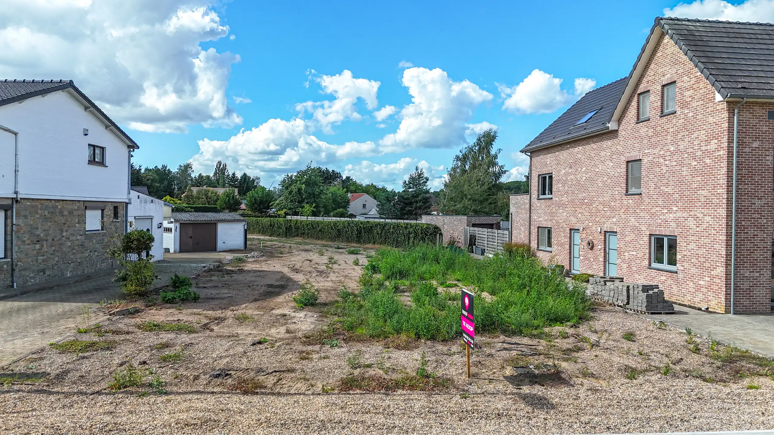 Zonnig en ruim perceel met grote tuin in een rustige straat te Boekt foto 4