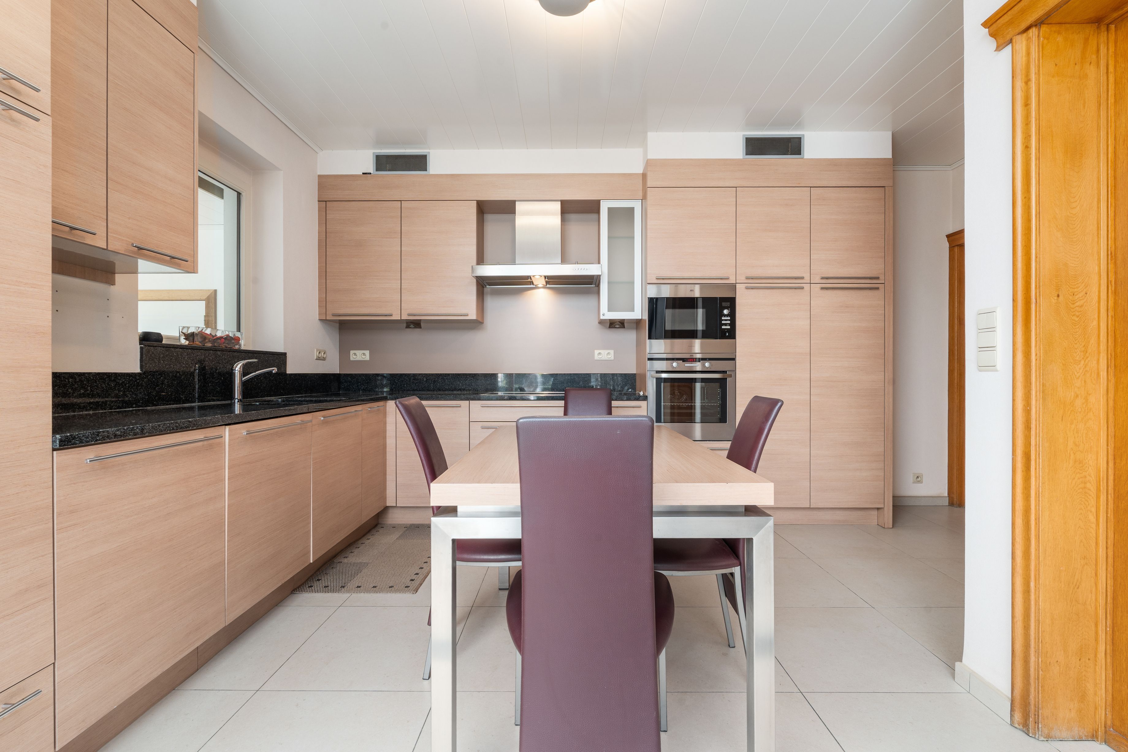 Ruime GEZINSWONING met aangename tuin + GARAGE + LOODS grenzend aan park, vlakbij zee!* foto 6