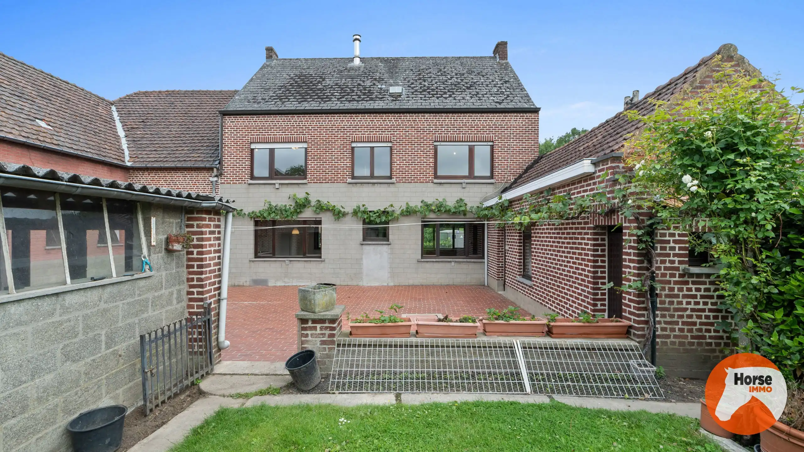 LIERDE - Woning met veel potentieel op 93are foto 7