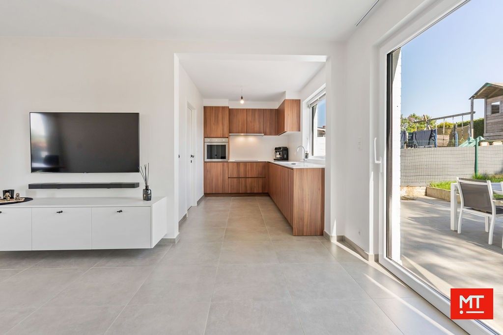 Gerenoveerde halfopen woning op het einde van een doodlopende straat te Zonnebeke foto 4