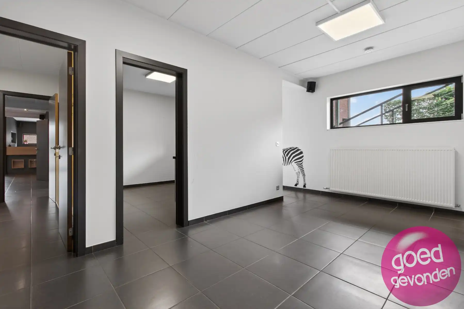 HANDEL-KANTOOR 140 M² - INSTAPKLAAR - PARKING  foto 10