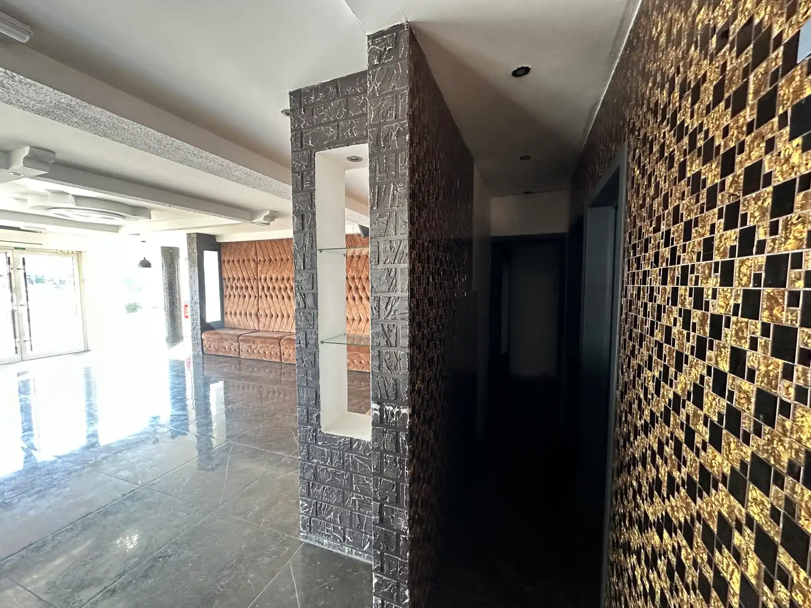 Zichtbare horecalocatie naast Kinepolis Antwerpen foto 9