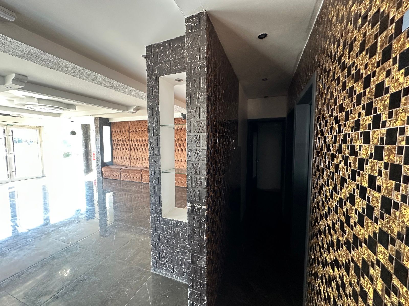 Zichtbare horecalocatie naast Kinepolis Antwerpen foto 9