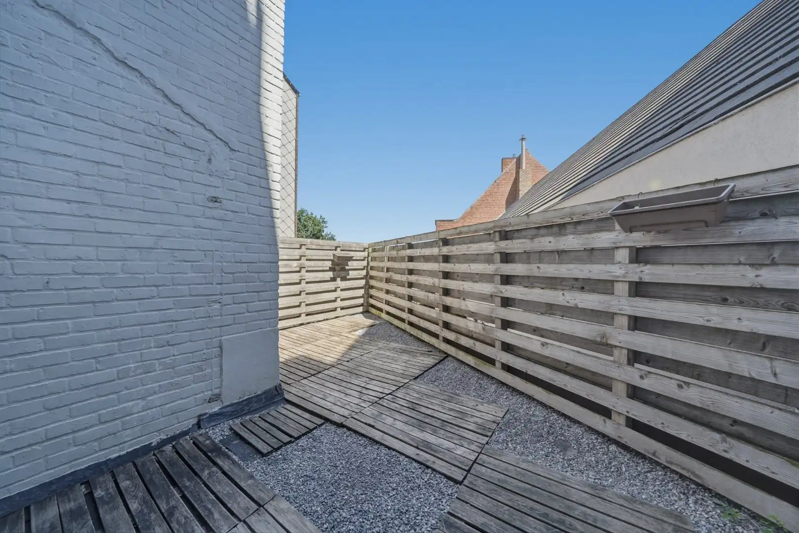 Volledig gerenoveerde bel-étage met ruime garage te Oostende foto 8