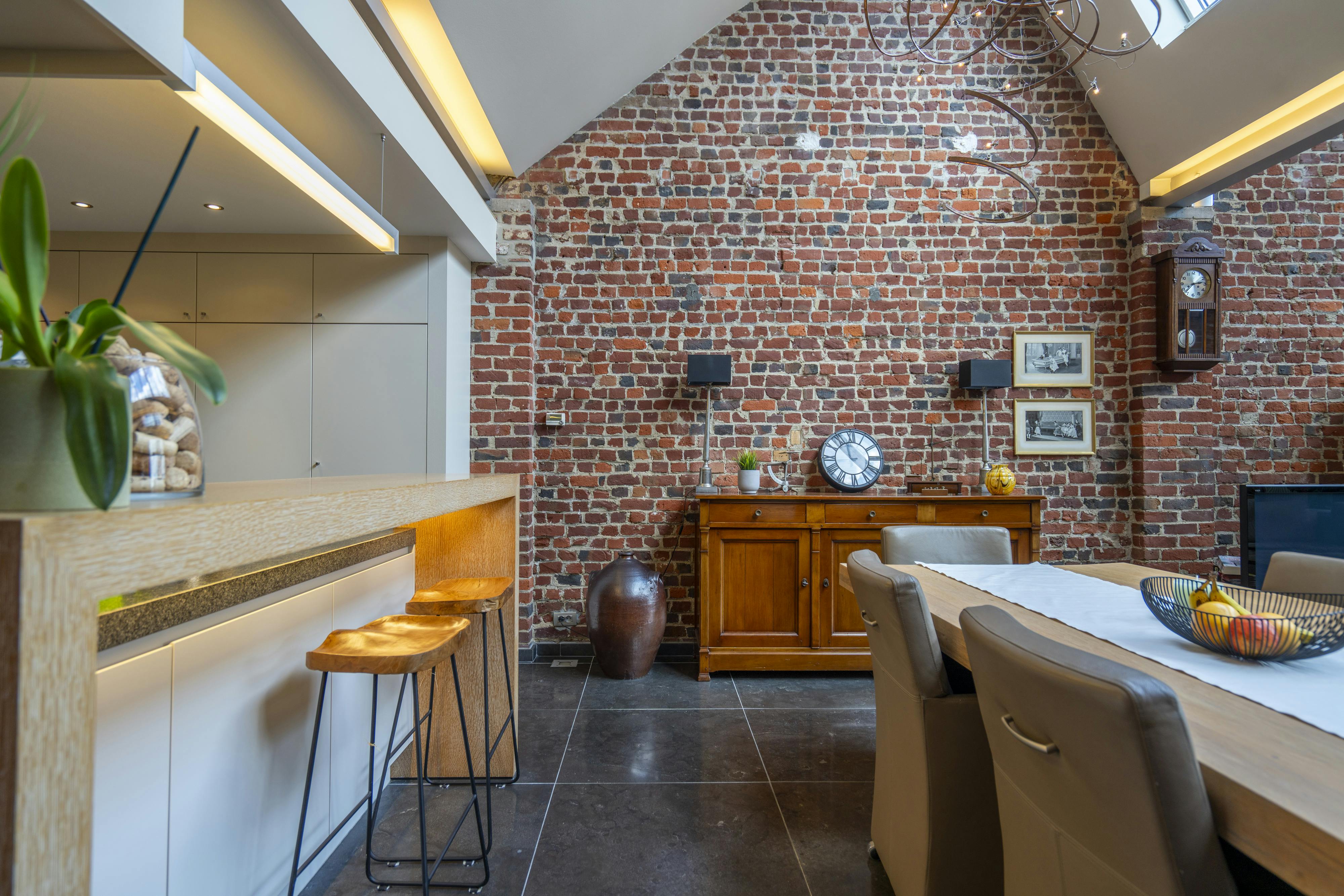Unieke loftwoning met ruime garage en prachtige tuin foto 6