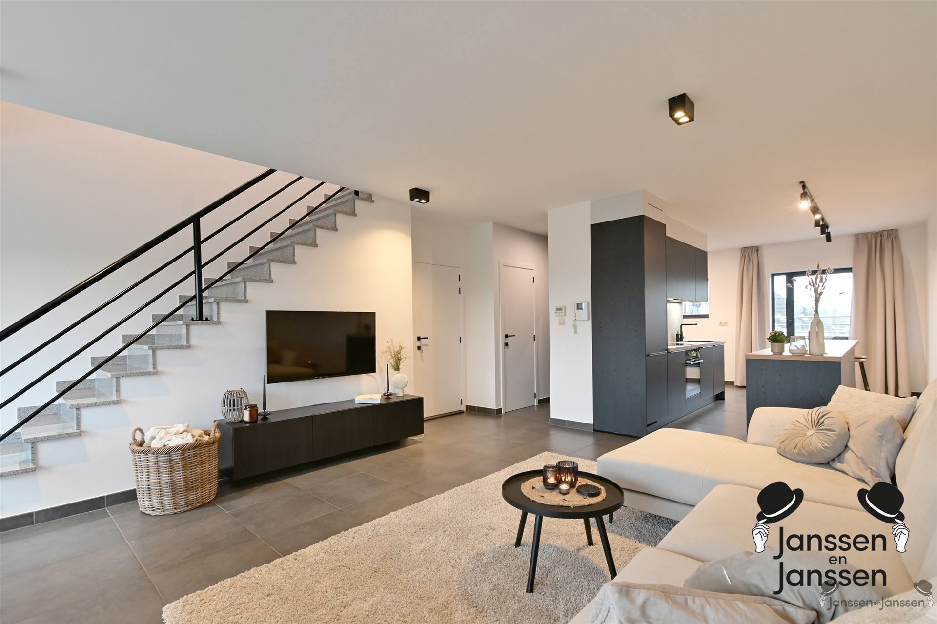 Instapklaar duplexappartement met terras foto 4