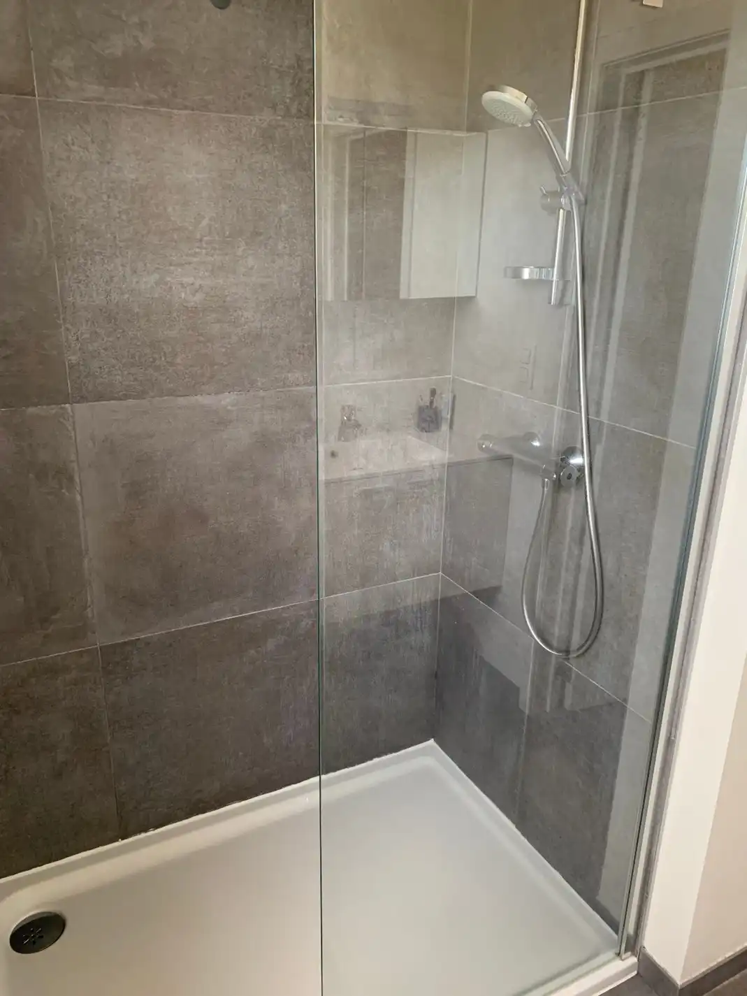 GEZELLIG APPARTEMENT MET 2 SLAAPKAMERS, TERRAS, KELDER EN 1 AUTOSTANDPLAATS TE BILZEN!  foto 19