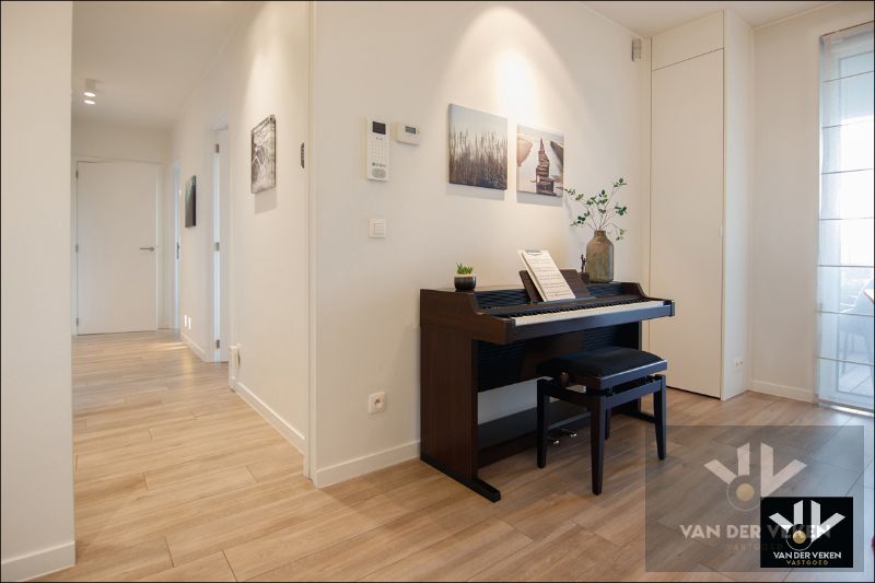 APPARTEMENT MET 2 SLAAPKAMERS “RESIDENTIE ZUIDZICHT” GELIJKVLOERS GRENZEND AAN BINNENTUIN foto 4