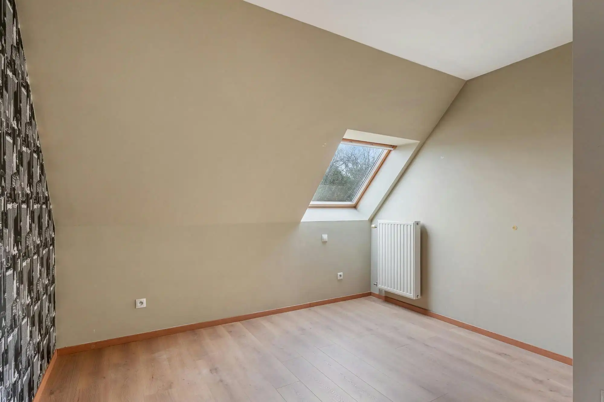 Lichtrijk & instapklaar duplex-appartement nabij Genk-Centrum foto 13