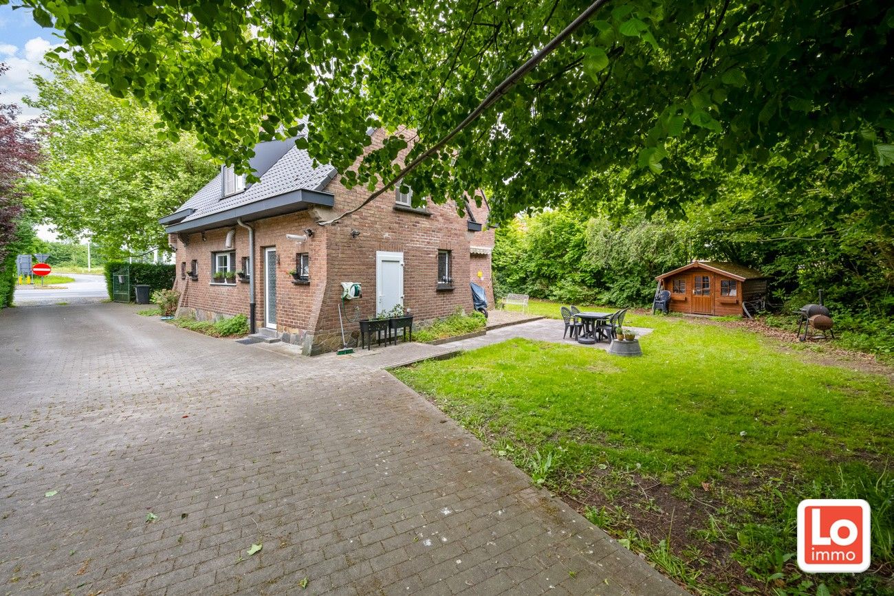 Charmante instapklare alleenstaande villa met afzonderlijke garage en grote ‘volwassen groene’ tuin vlakbij alle hoofdwegen in Oostakker. foto 24