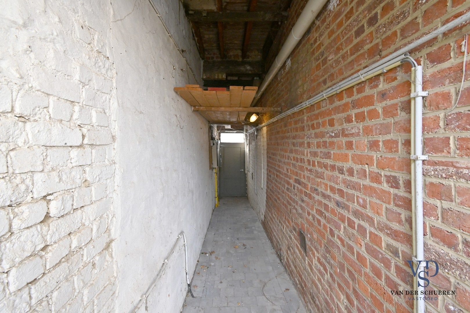 Te renoveren woning in centrum Balegem. foto 17