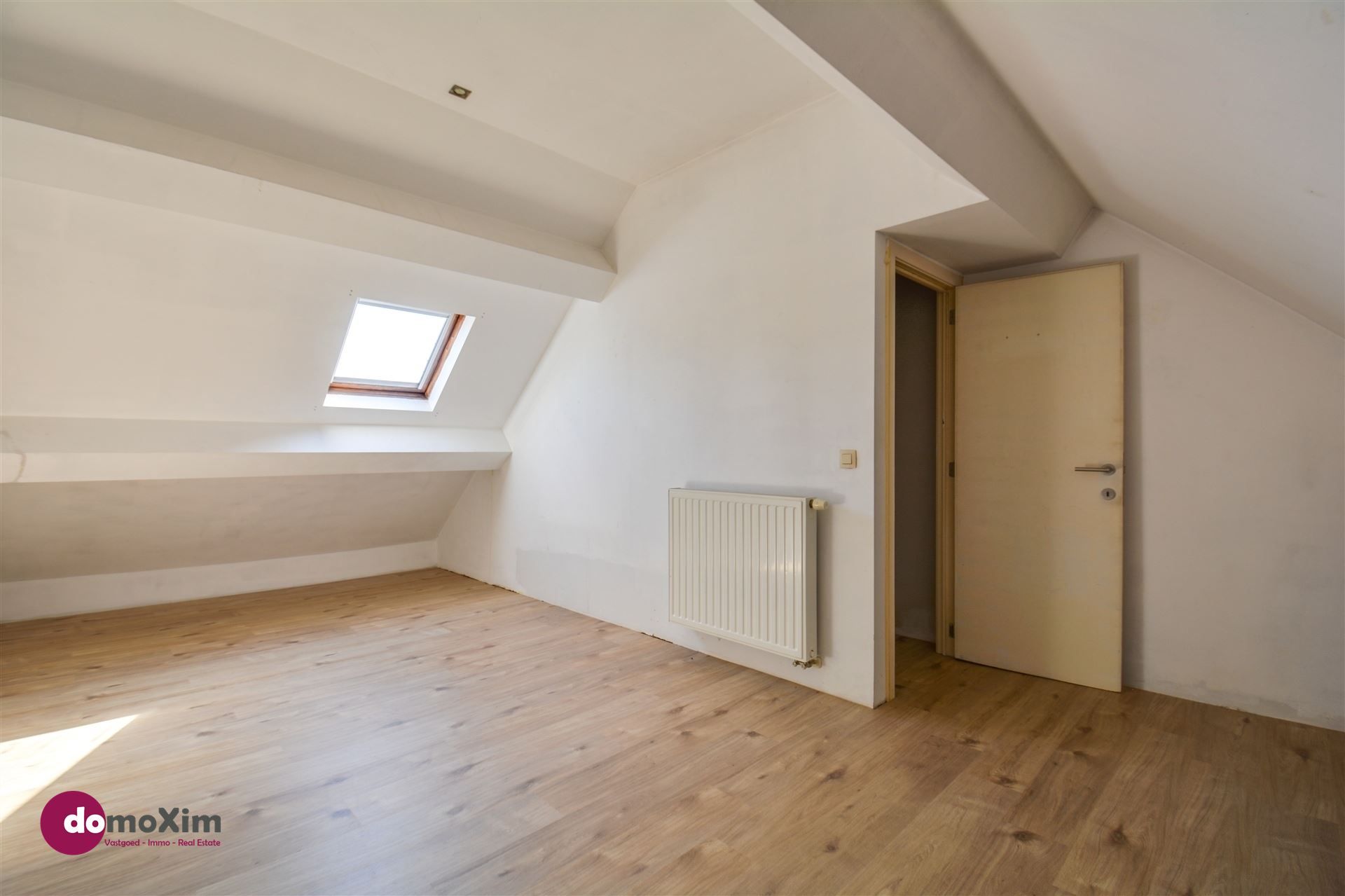 Centraal gelegen, ruime woning met tuin, garage én potentieel foto 19