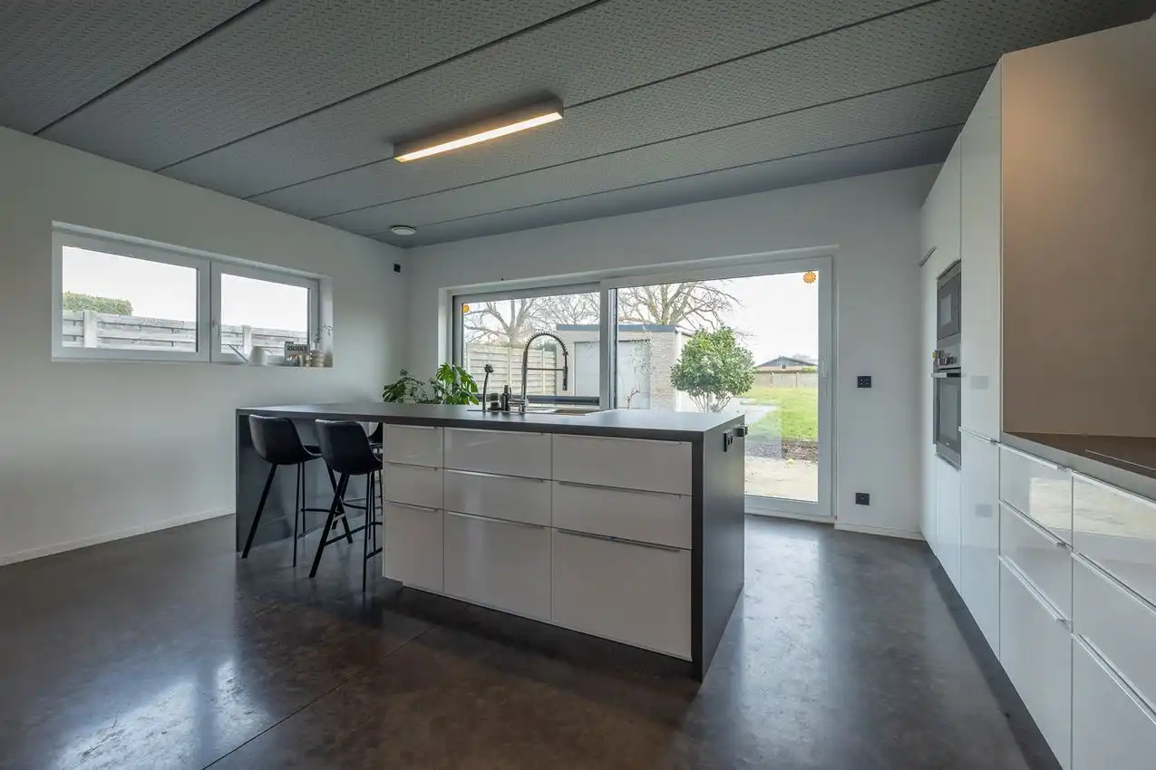 Groot wonen in recent huis zonder renovatie-of bouwzorgen foto 5