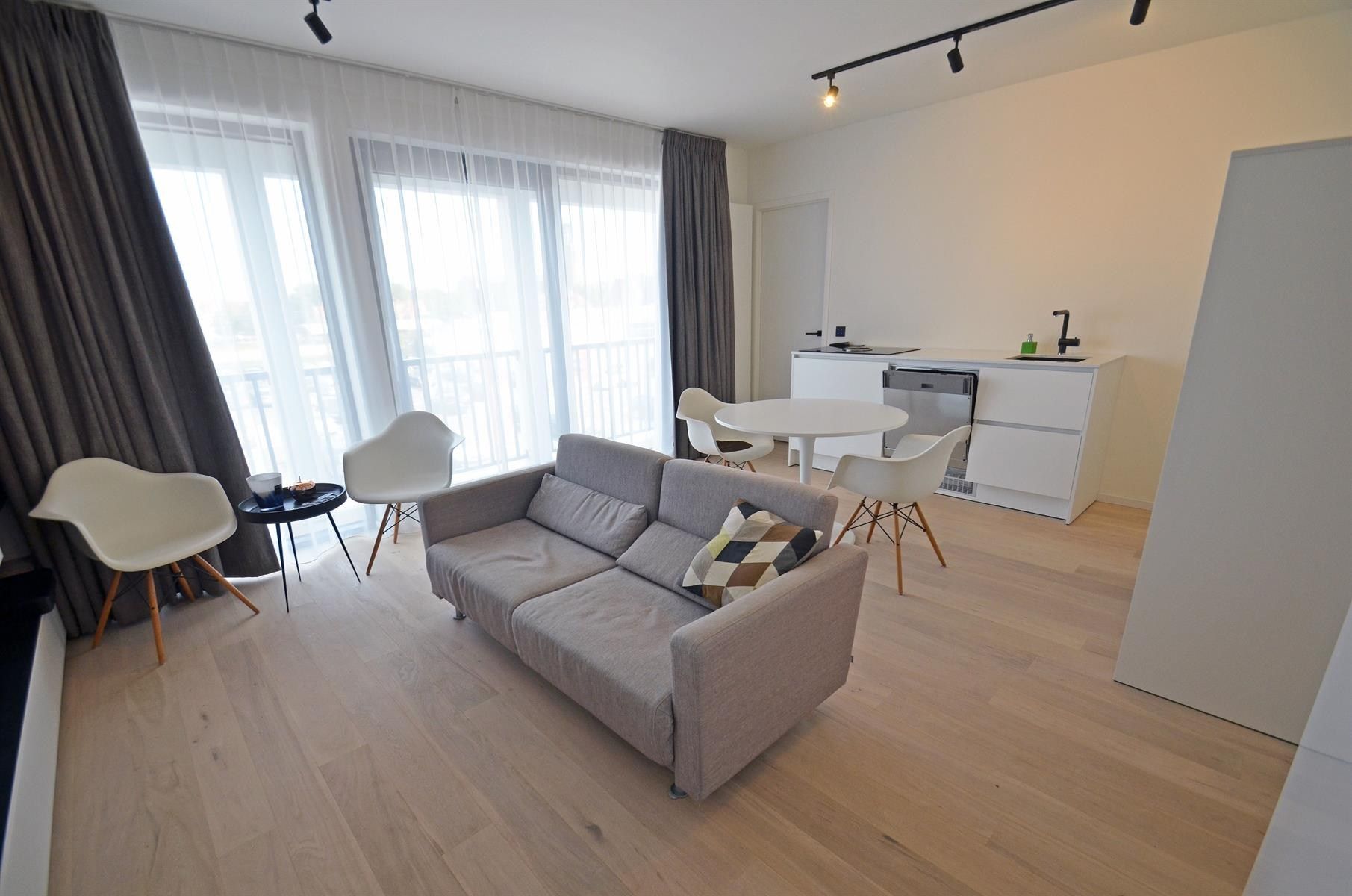 Gezellig gemeubeld één-slaapkamer appartement met hoogwaardige afwerking op een centrale ligging in Duinenwater foto 4