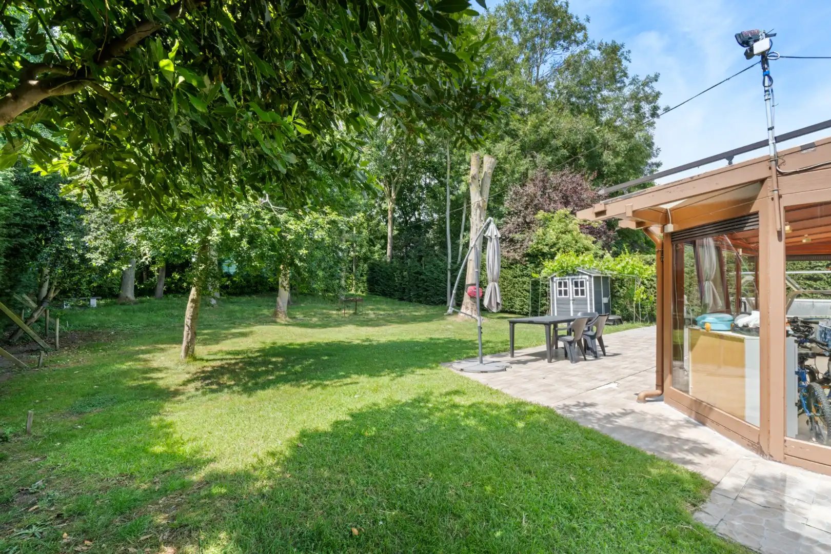 Ruime instapklaar bungalow op topligging foto 17