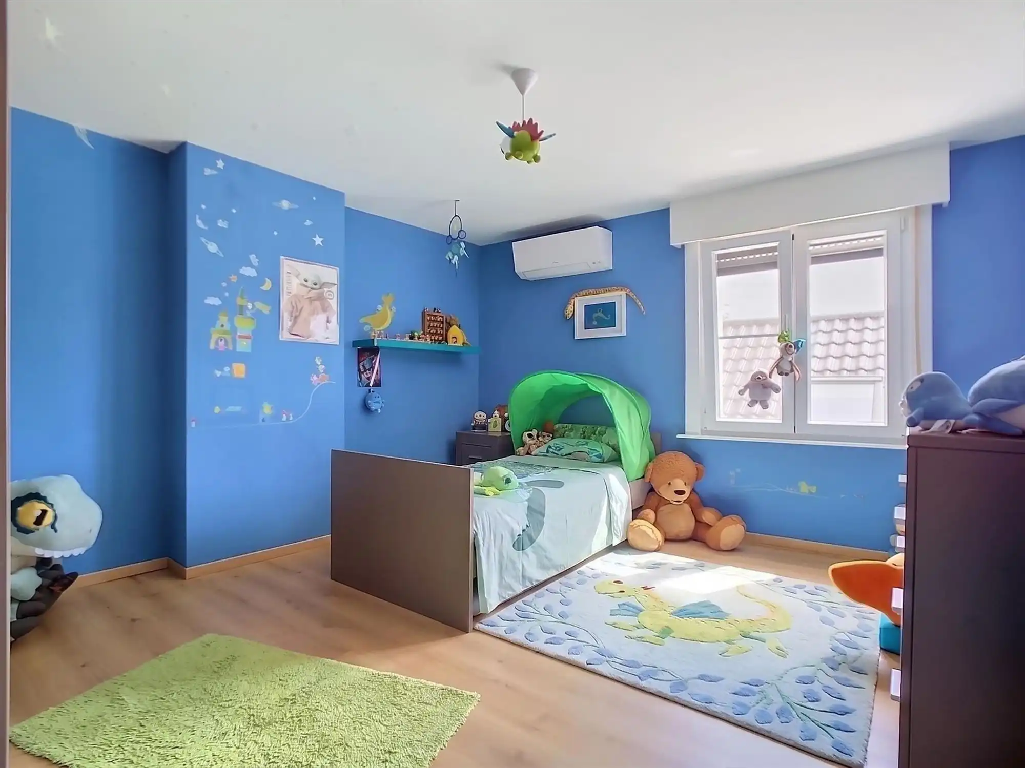 Ruime gerenoveerde gezinswoning met 4 slaapkamers foto 16