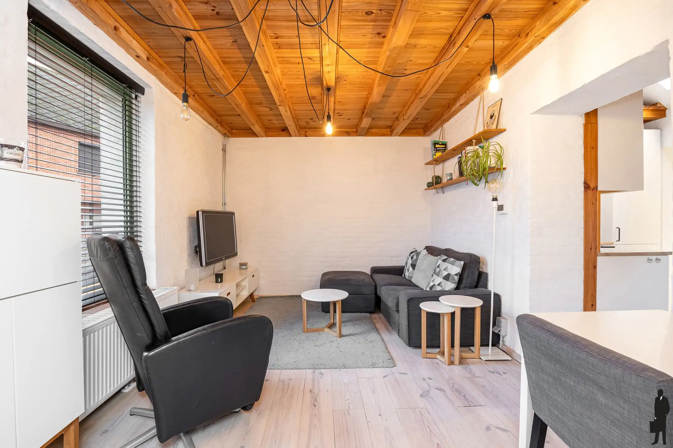 Instapklare woning met terras nabij het centrum van Zele foto 2