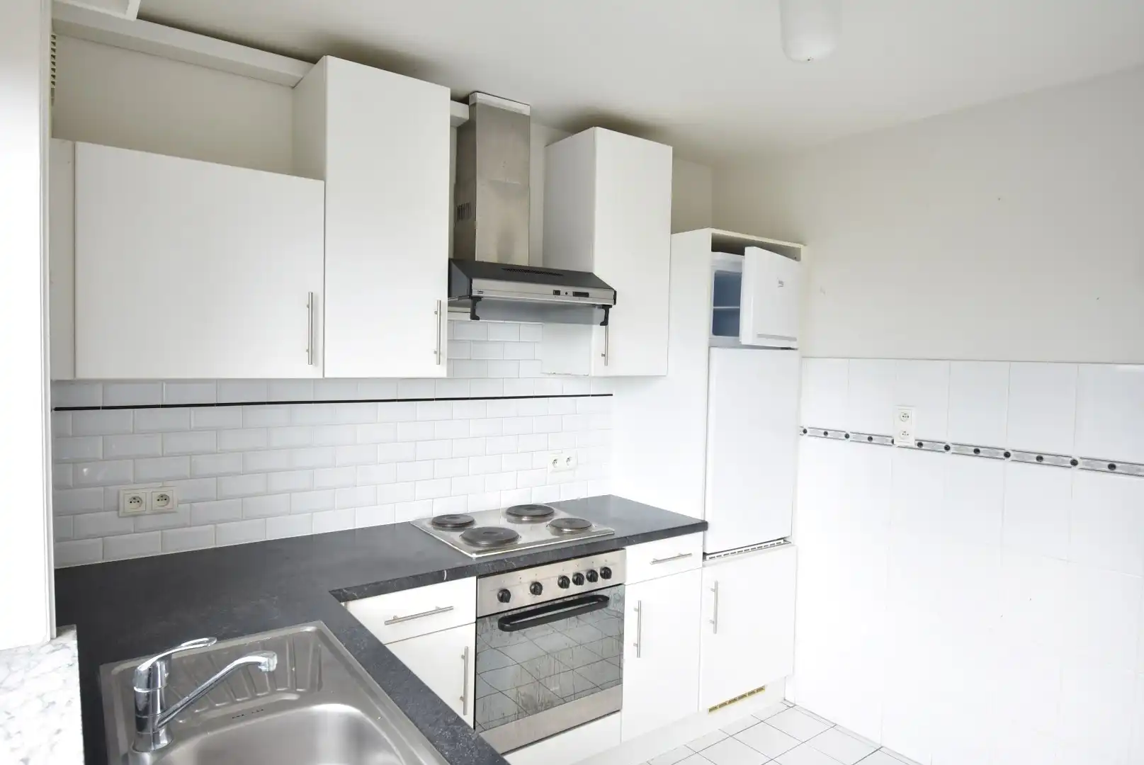 Degelijk appartement met 2 slaapkamers in centrum Hoeselt foto 7