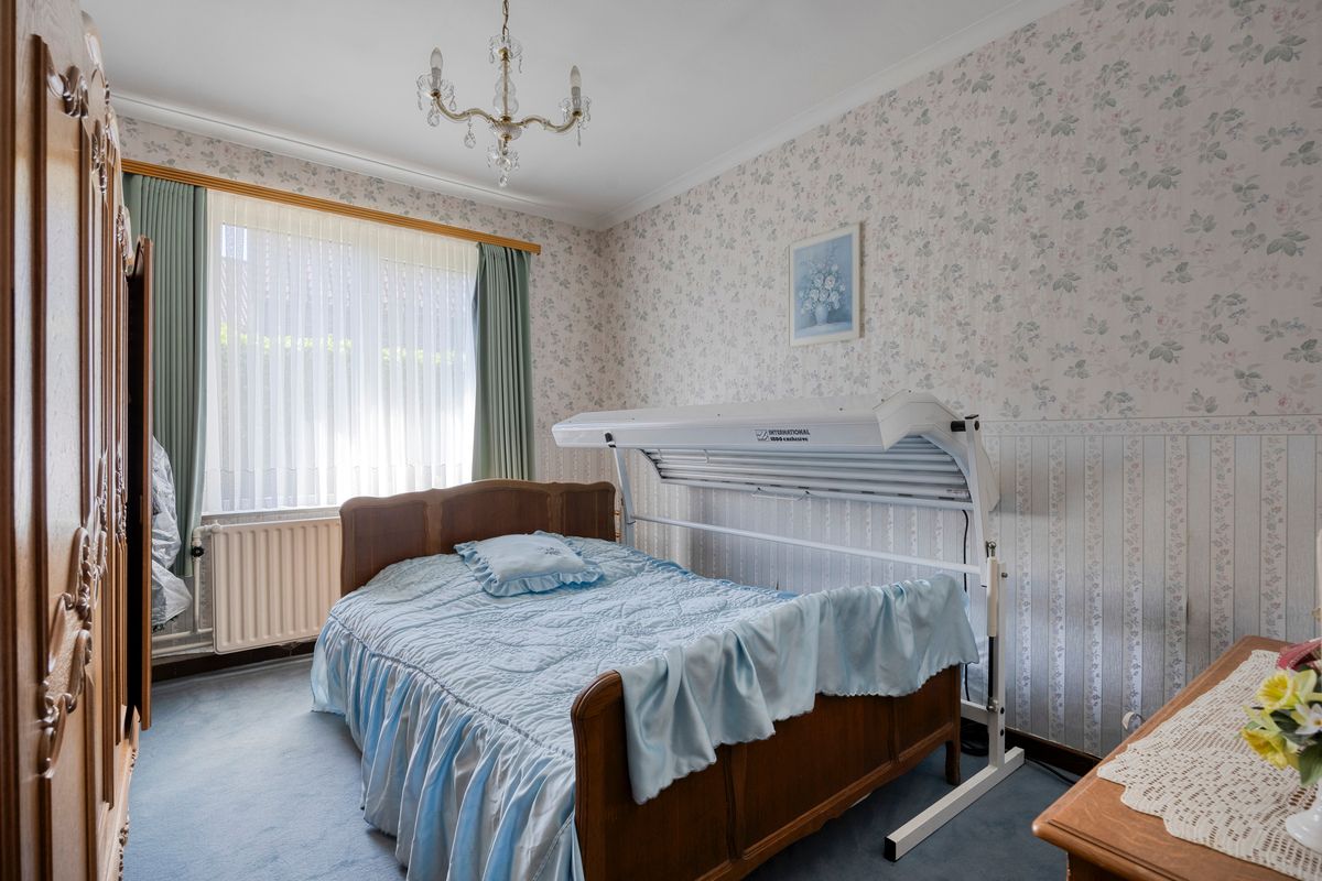 Woning met ruim perceel en bijgebouwen foto 12