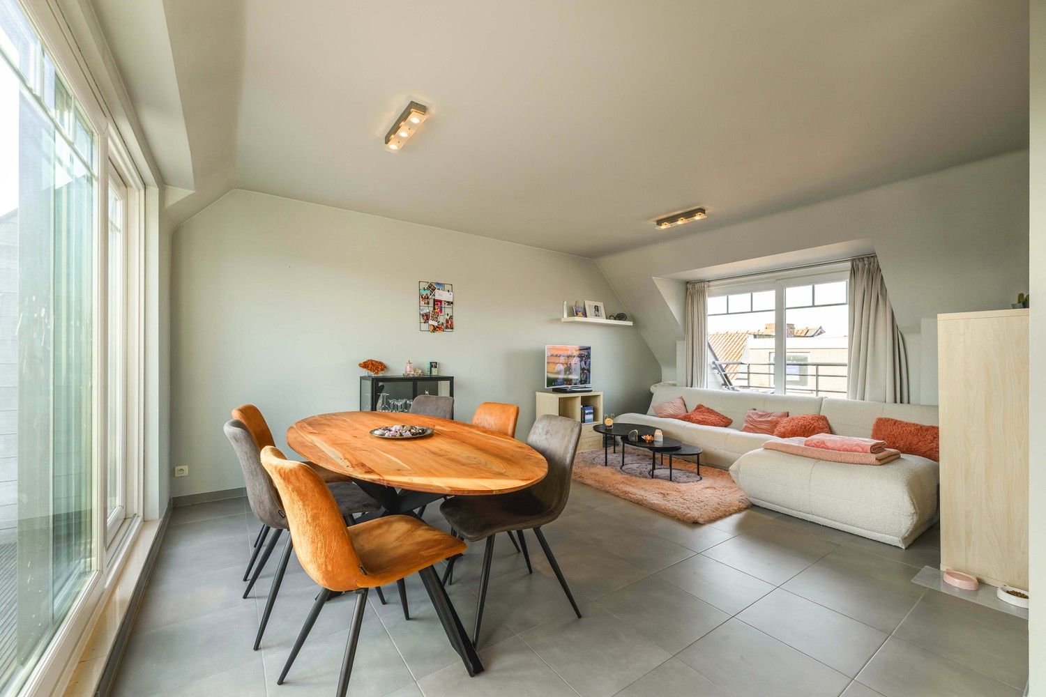 Appartement te Oostrozebeke. foto 5
