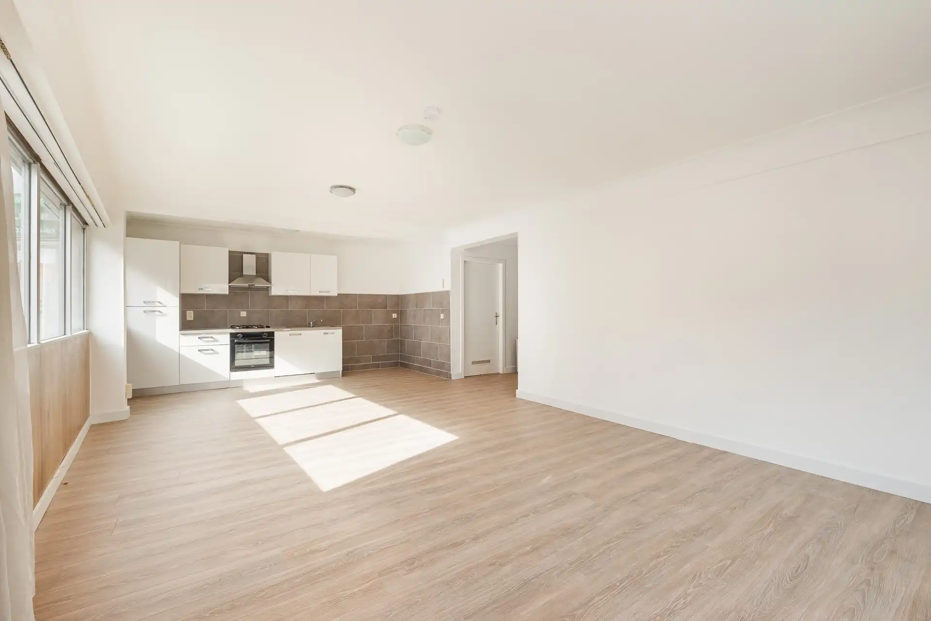 Gelijkvloers appartement / praktijk in Silsburg Deurne-Zuid foto 17