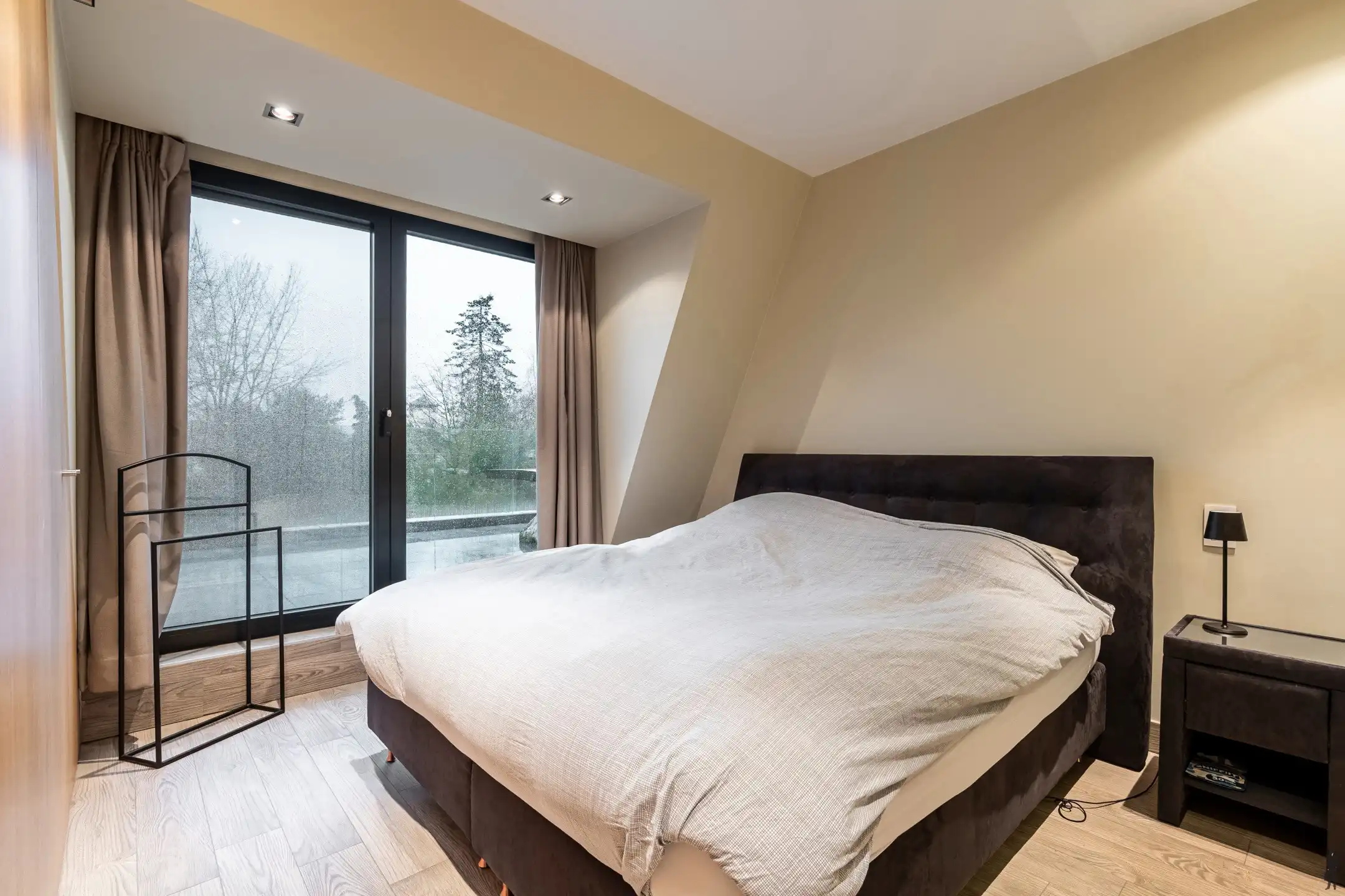 Stijlvol appartement op tweede verdieping met royaal terras foto 12