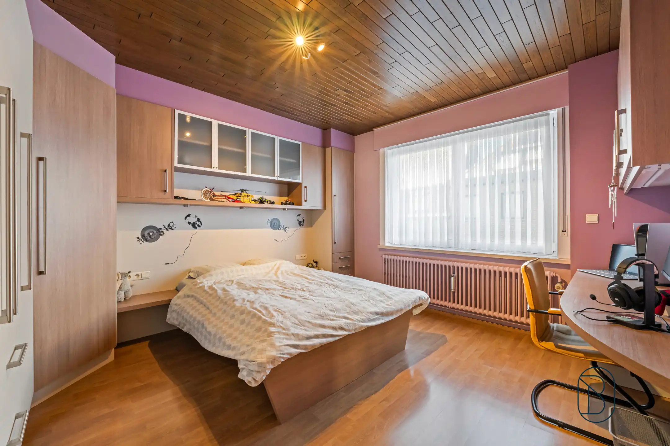 Topgelegen handelspand met woonst foto 19