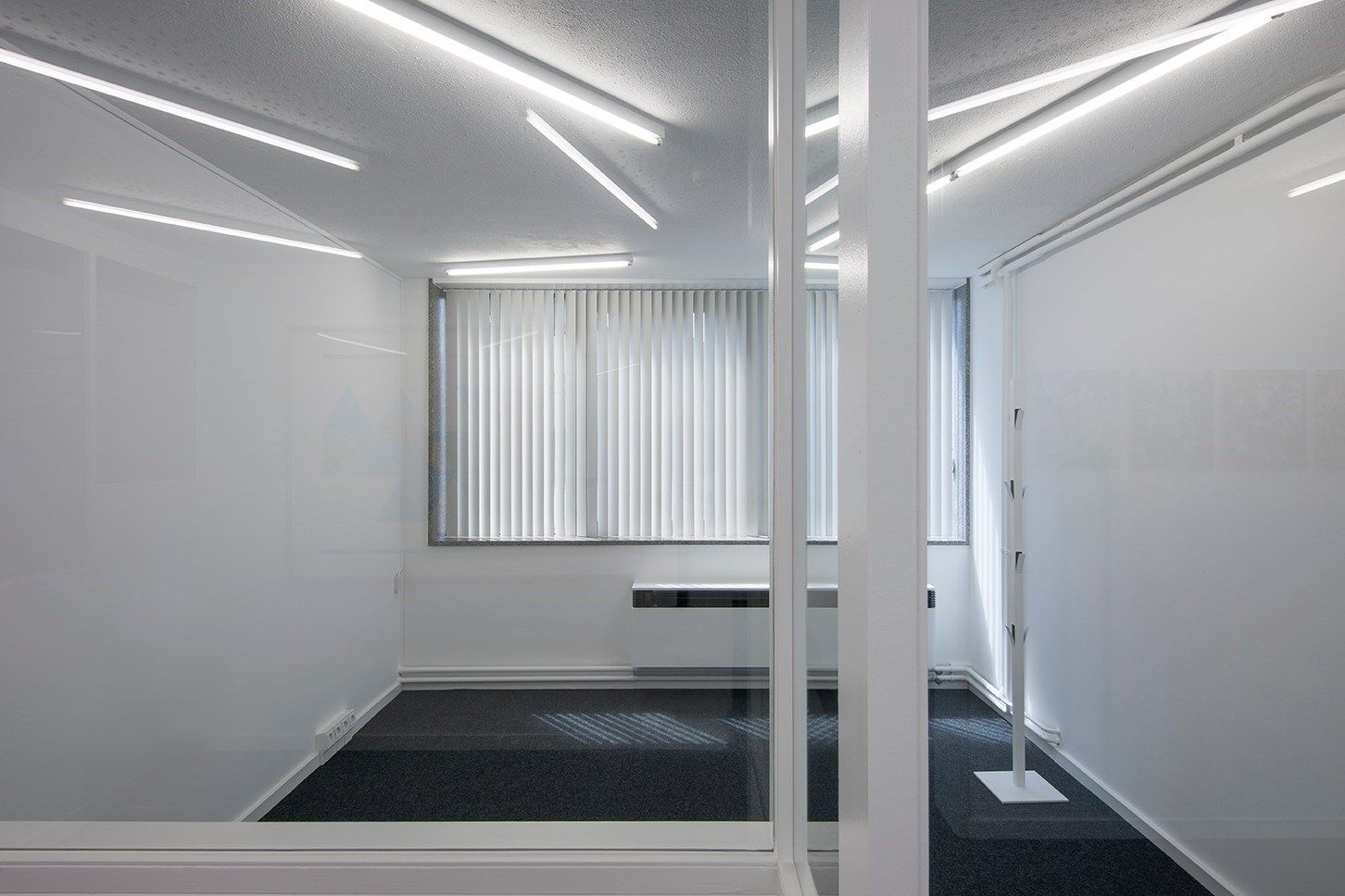 Instapklare kantoorruimte  (32 m²) met parking en alle faciliteiten inclusief, Torhout. foto 25