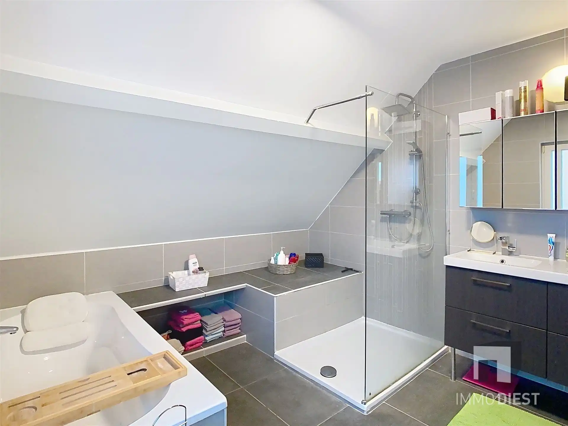 Volledig gerenoveerde halfopen woning +  EPC A foto 18