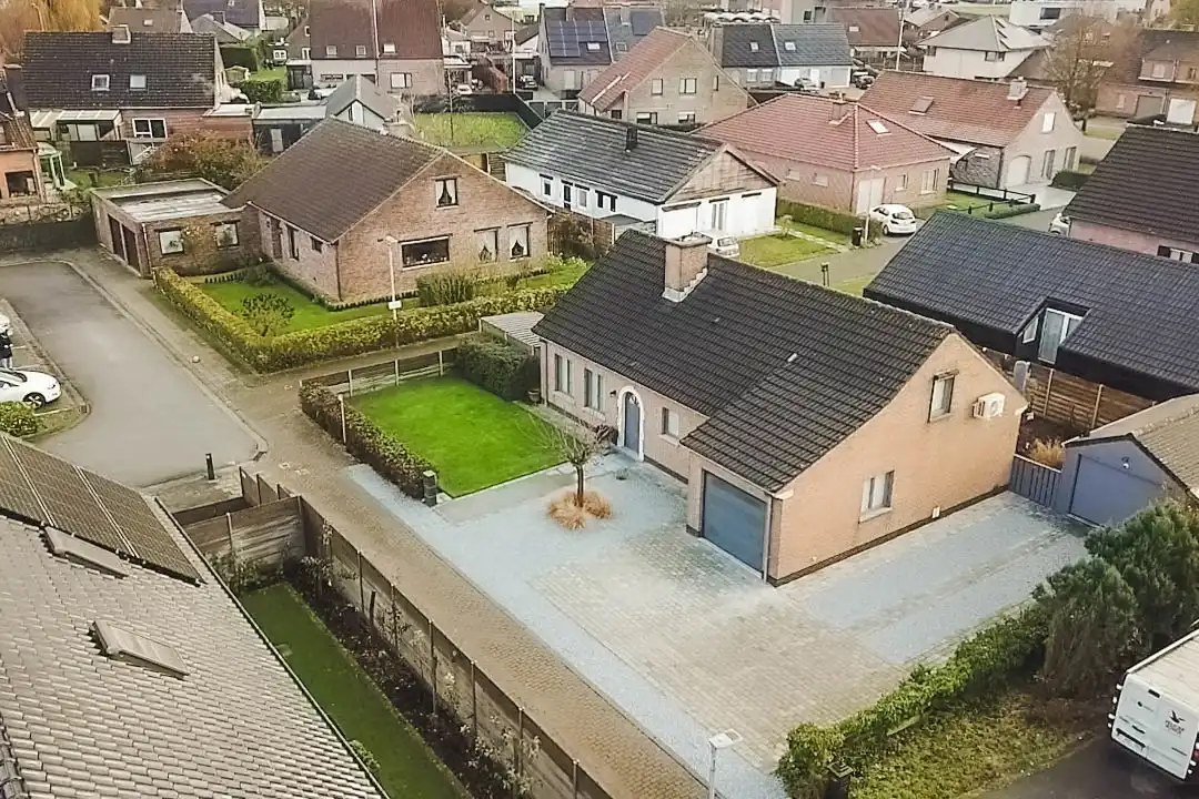 Instapklare, gelijkvloerse villa in doodlopende straat te Kuurne. foto 2