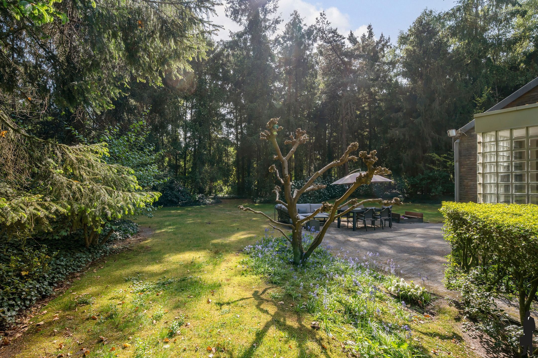 Moderne woning op perceel van ca. 3.500m² foto 25