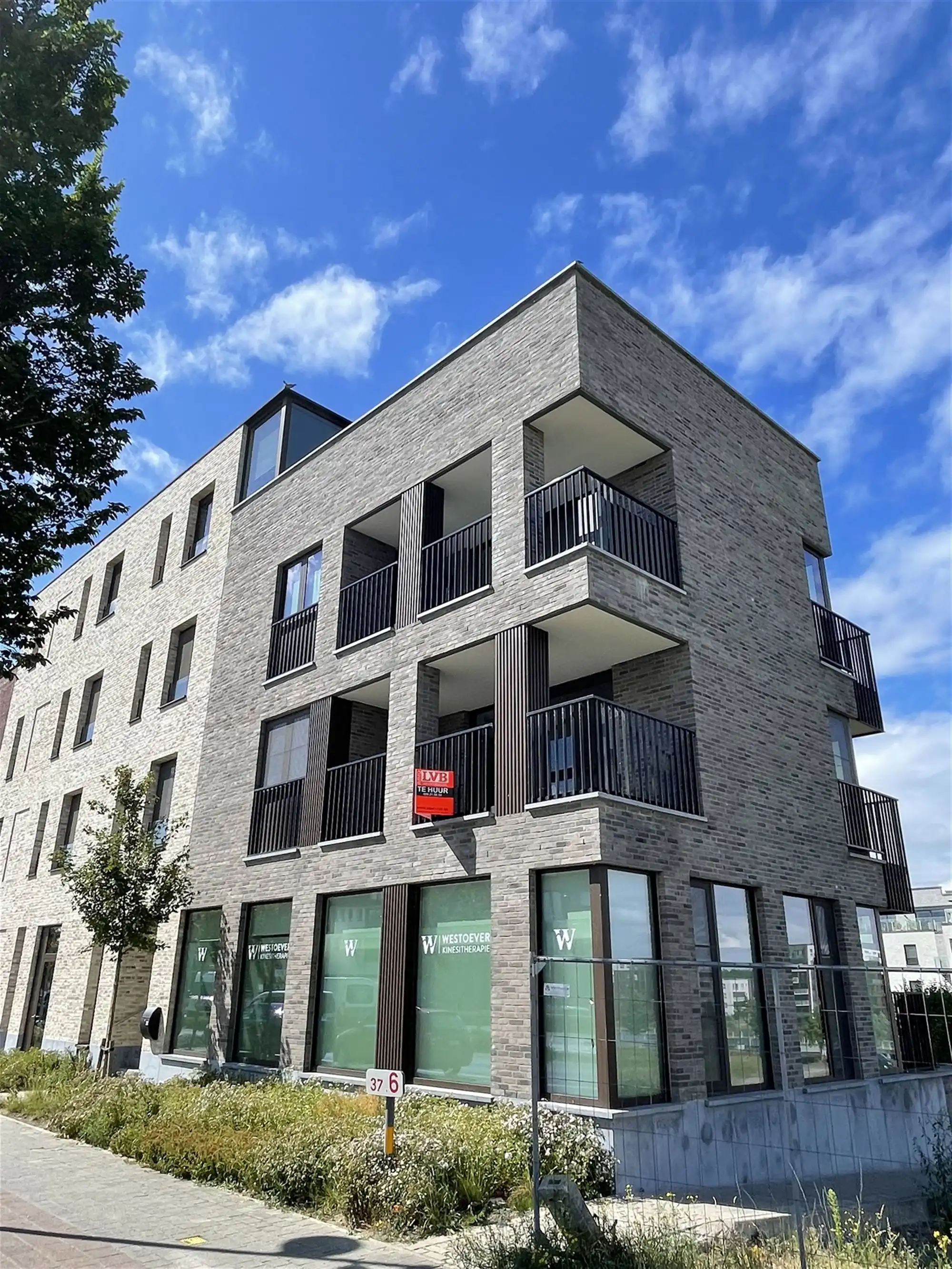 Appartement met twee grote terrassen foto {{pictureIndex}}