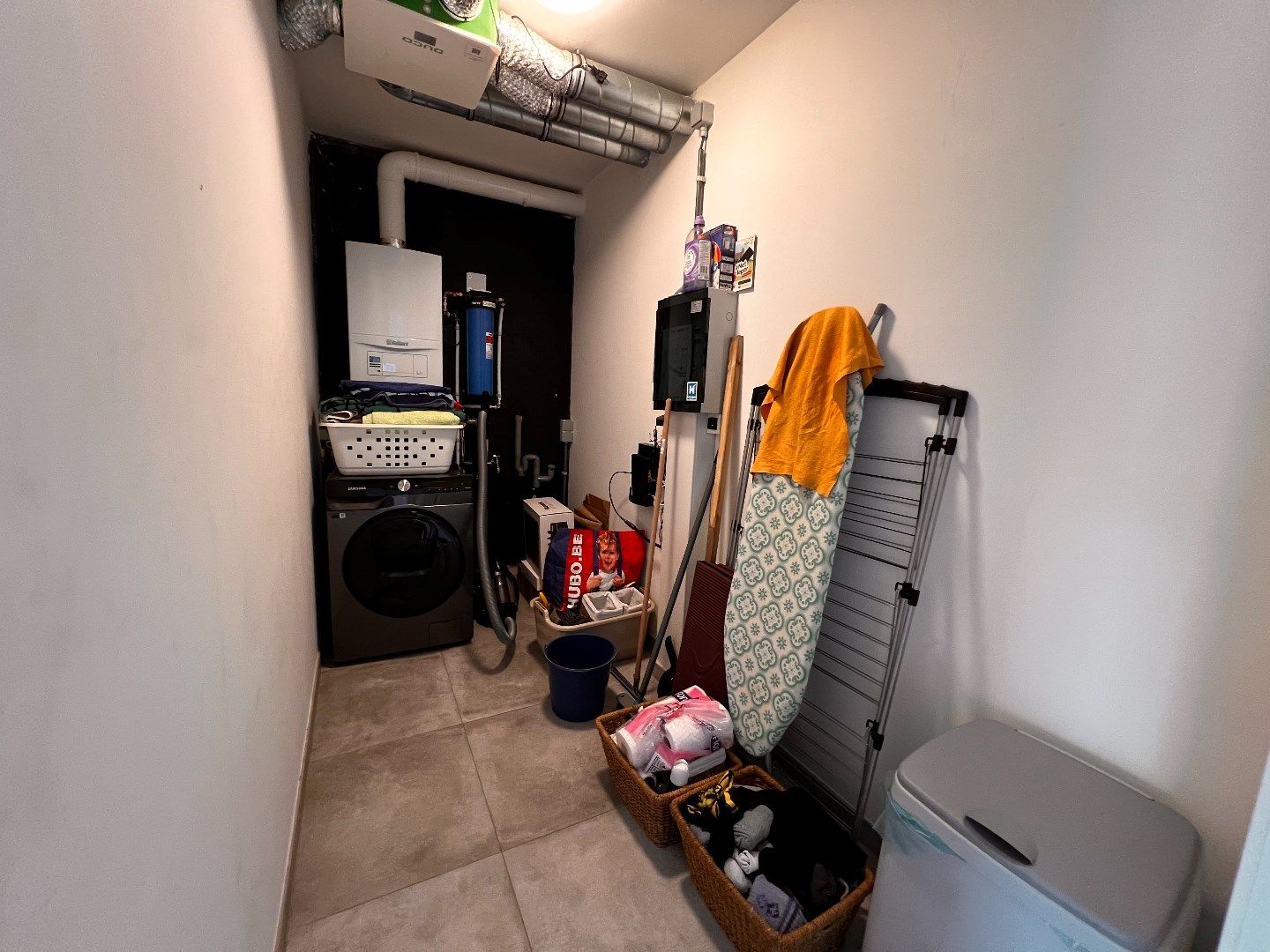 GELIJKVLOERS APPARTEMENT MET 2 SLAAPKAMERS, TERRAS EN GARAGE IN IEPER foto 12